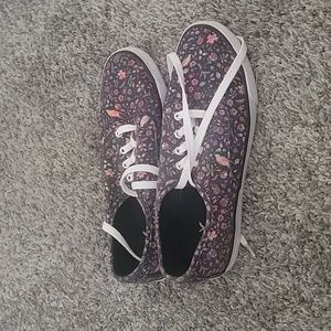 American Eagle shoes